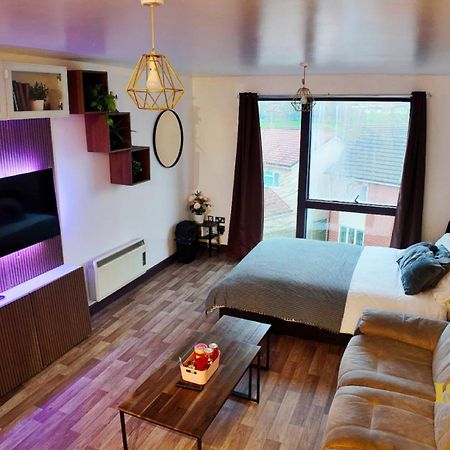 Luxurious Birmingham City Apartment Bagian luar foto